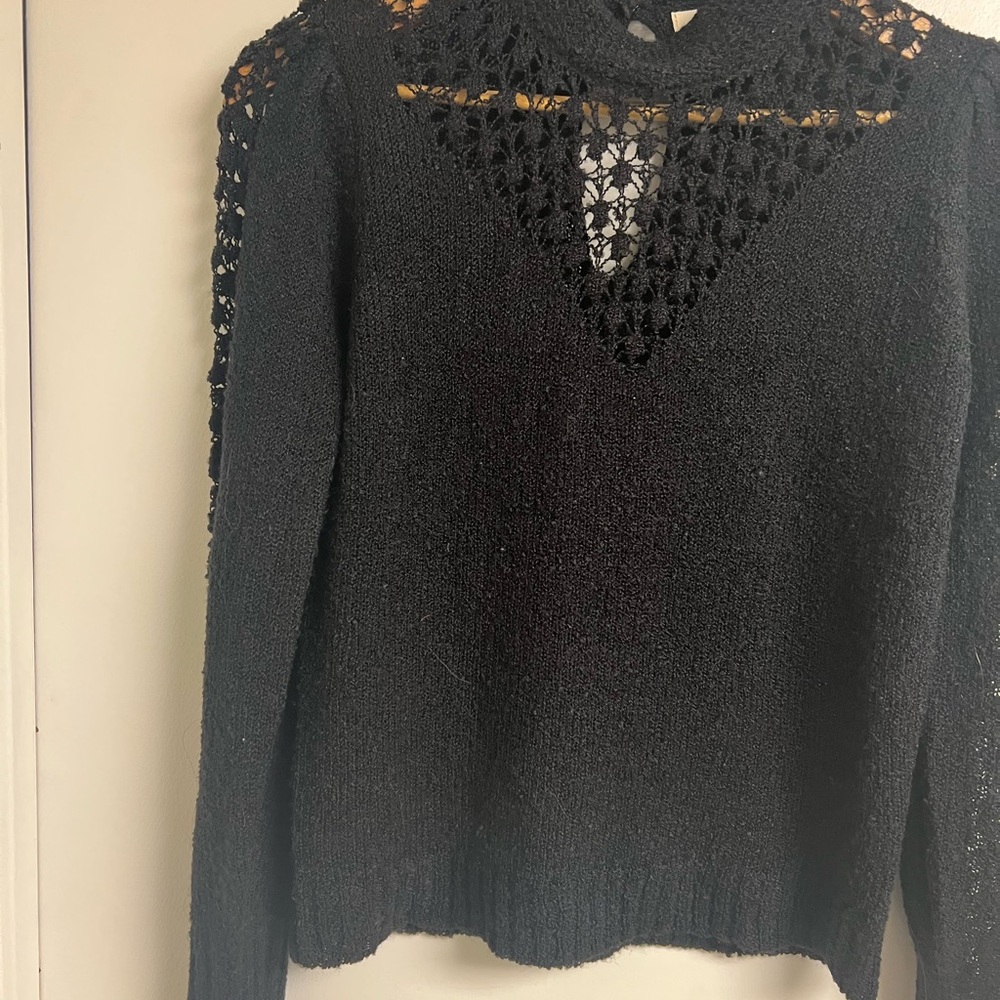 Sweater with crochet Detailing in neckline